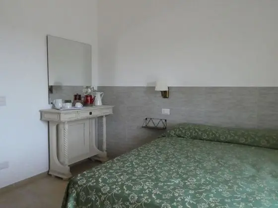 Tek Büyük Yataklı Oda, Balkon, Bahçe Manzaralı