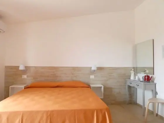Tek Büyük Yataklı Oda, Balkon, Bahçe Manzaralı