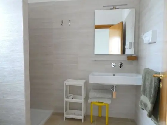 Tek Büyük Yataklı Oda, Balkon, Bahçe Manzaralı