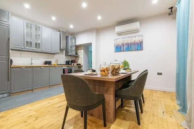 Villa, 2 Yatak Odası, Havuz Manzaralı