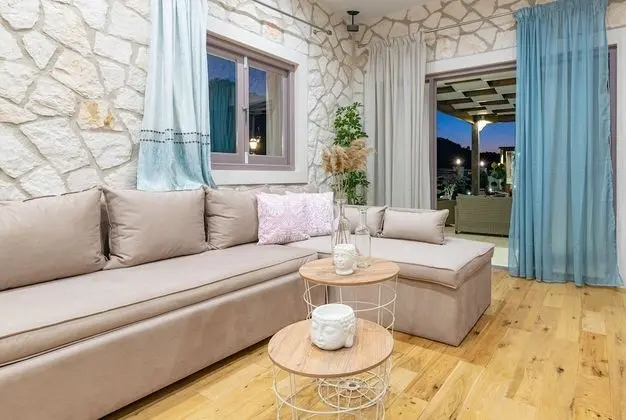 Villa, 2 Yatak Odası, Havuz Manzaralı