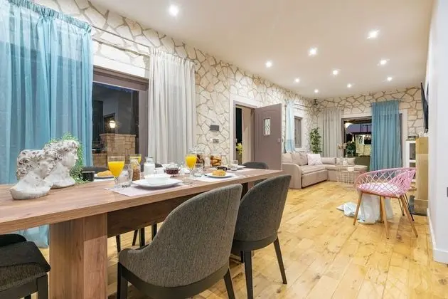 Villa, 2 Yatak Odası, Havuz Manzaralı