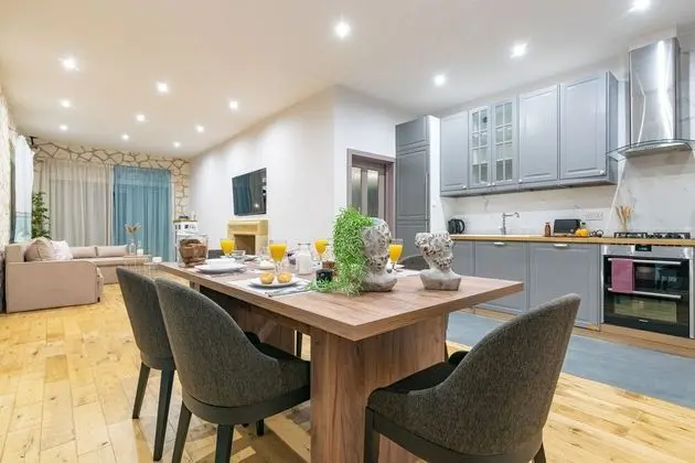 Villa, 2 Yatak Odası, Havuz Manzaralı