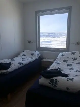 İki Ayrı Yataklı Oda, Ortak Banyo