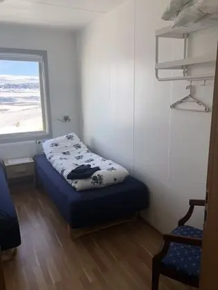 İki Ayrı Yataklı Oda, Ortak Banyo