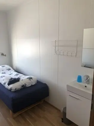 İki Ayrı Yataklı Oda, Ortak Banyo