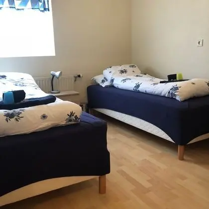 Üç Kişilik Oda, Ortak Banyo