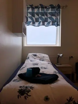 Üç Kişilik Oda, Ortak Banyo