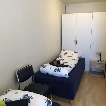 Üç Kişilik Oda, Ortak Banyo