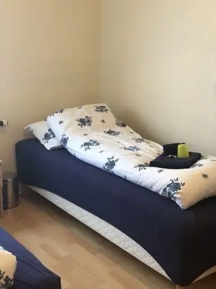 Üç Kişilik Oda, Ortak Banyo