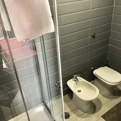 Üç Kişilik Oda, Balkon