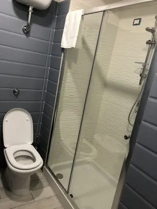 Üç Kişilik Oda, Balkon