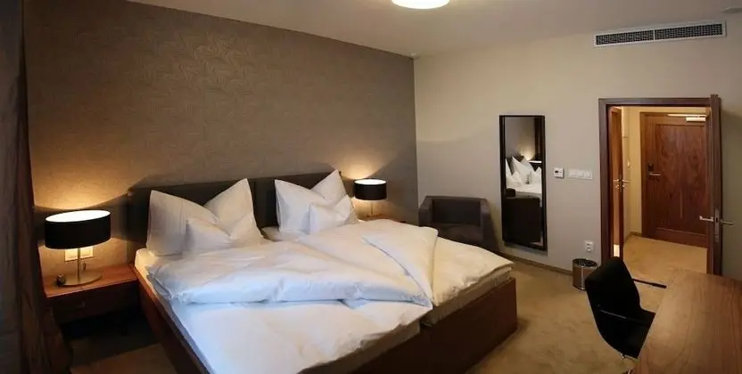 Tek Büyük veya İki Ayrı Yataklı Oda