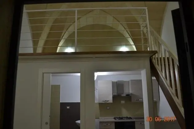 Tek Büyük Yataklı Oda, Küçük Mutfak