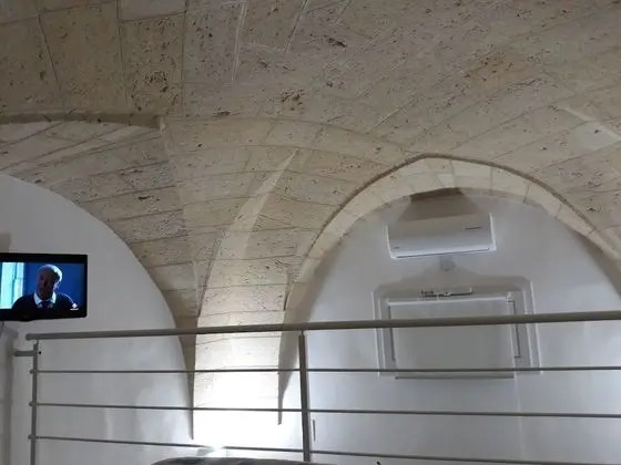 Tek Büyük Yataklı Oda, Küçük Mutfak