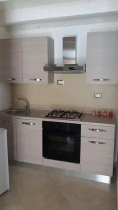 Tek Büyük Yataklı Oda, Küçük Mutfak