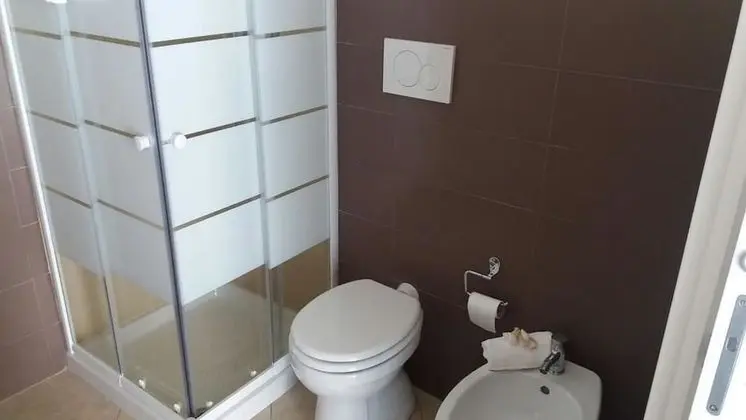 Tek Büyük Yataklı Oda, Küçük Mutfak