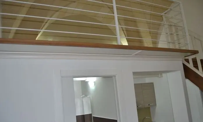 Tek Büyük Yataklı Oda, Küçük Mutfak