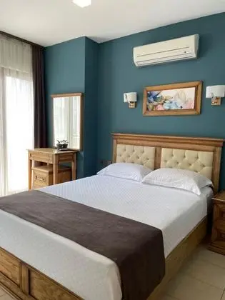 Çift Kişilik, Şehir Manzaralı