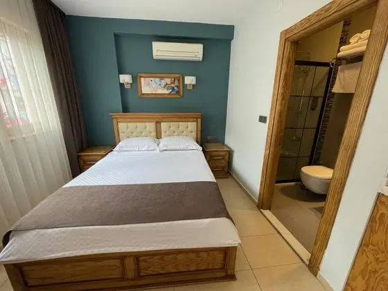 Çift Kişilik, Şehir Manzaralı