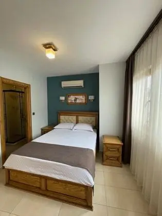 Çift Kişilik, Şehir Manzaralı