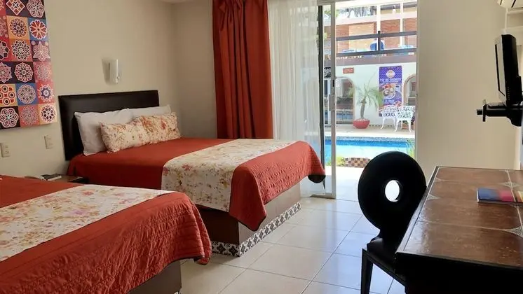 Superior Oda, 2 Çift Kişilik Yatak, Havuz Kullanımı, Havuz Manzaralı