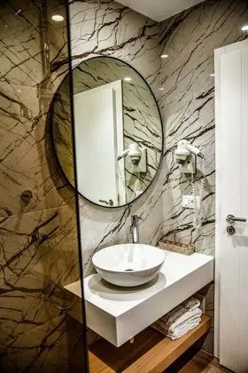 Basic Büyük Yataklı Tek Kişilik Oda, 1 Yatak Odası, Balkon, Şehir Manzaralı
