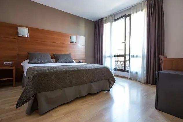 Tek Büyük Yataklı Oda, Balkon