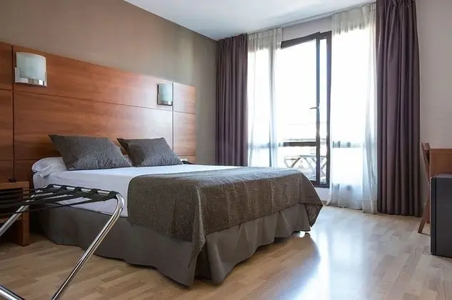 Tek Büyük Yataklı Oda, Balkon