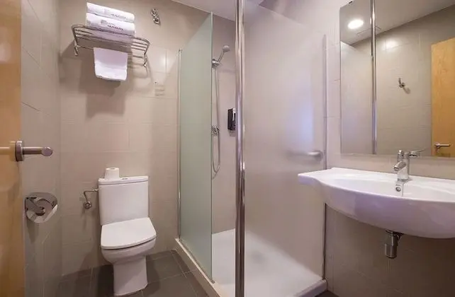 Tek Büyük Yataklı Oda, Balkon