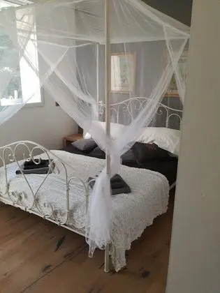 Design Tek Büyük Yataklı Oda, 1 Büyük (Queen) Boy Yatak, Sigara İçilmez, Bahçe Manzaralı