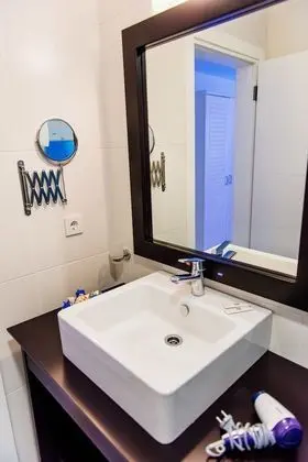 Üç Kişilik Oda