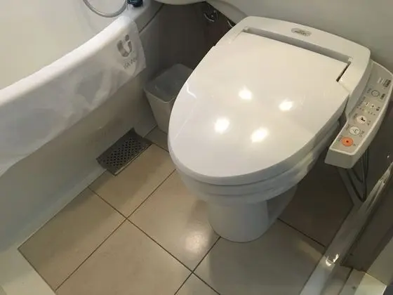Tek Kişilik Oda, Sigara İçilmez (  B  )