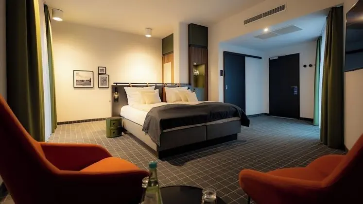 Deluxe Tek Büyük Yataklı Oda