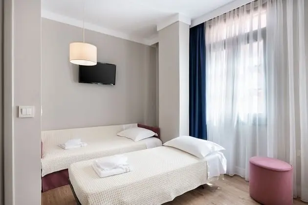 Deluxe Dört Kişilik Oda