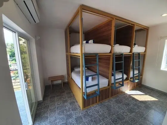 Ortak Ranzalı Oda, Karma Ranzalı Oda