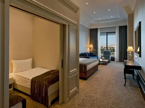 King Ve Twin Yatakli Suite Family Oda Sehir Manzarali