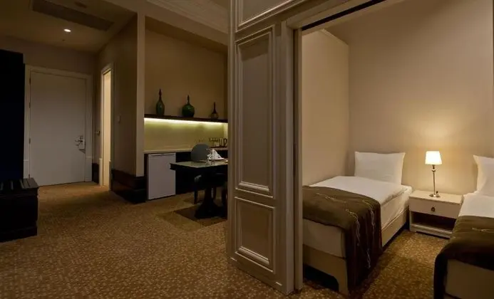King Ve Twin Yatakli Suite Family Oda Sehir Manzarali
