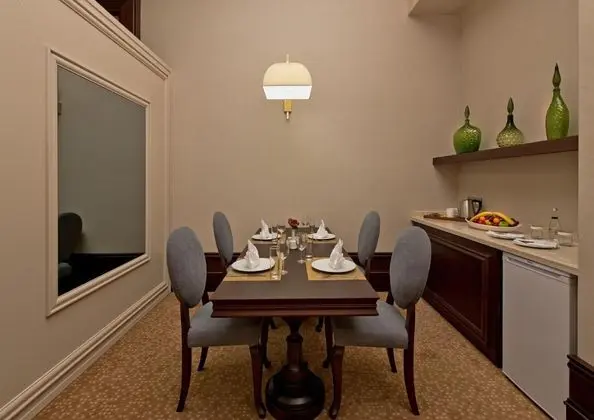 King Ve Twin Yatakli Suite Family Oda Sehir Manzarali