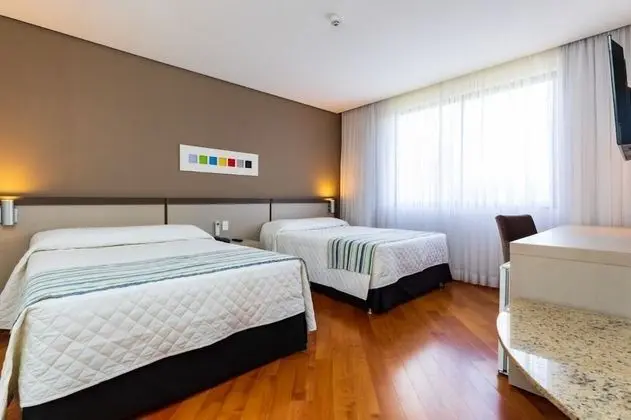 Quarto super Luxo com 2 camas de casal
