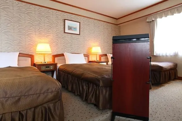Üç Kişilik Oda, Sigara İçilebilir, Şehir Manzaralı (3 Semi-double Beds)