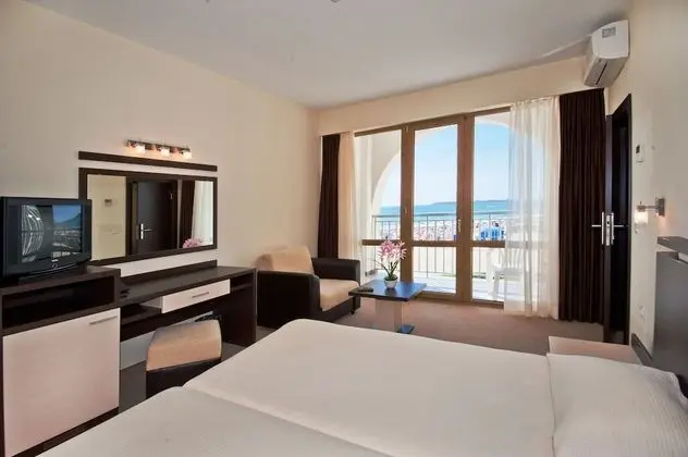 Tek Büyük veya İki Ayrı Yataklı Oda, Balkon