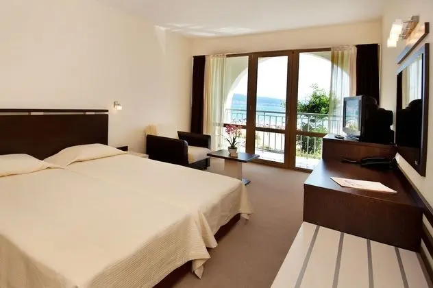 Tek Büyük veya İki Ayrı Yataklı Oda, Balkon