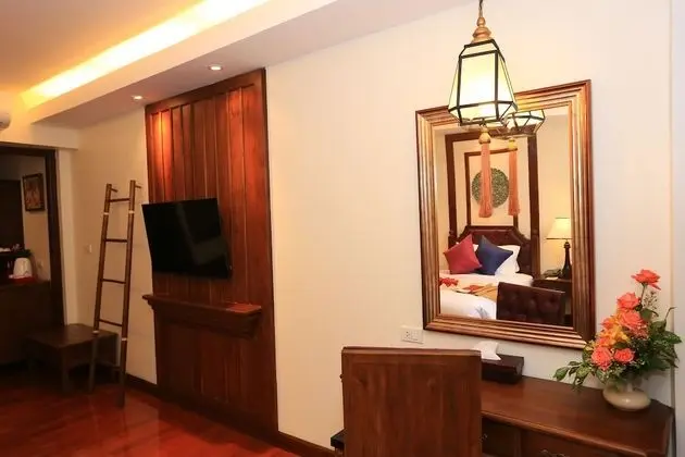 Deluxe Tek Büyük Yataklı Oda