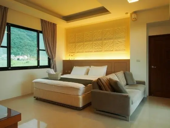 Tek Büyük Yataklı Oda, Balkon, Dağ Manzaralı