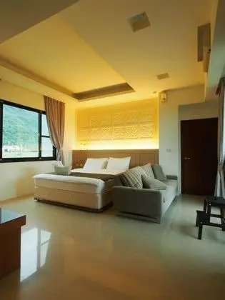 Tek Büyük Yataklı Oda, Balkon, Dağ Manzaralı