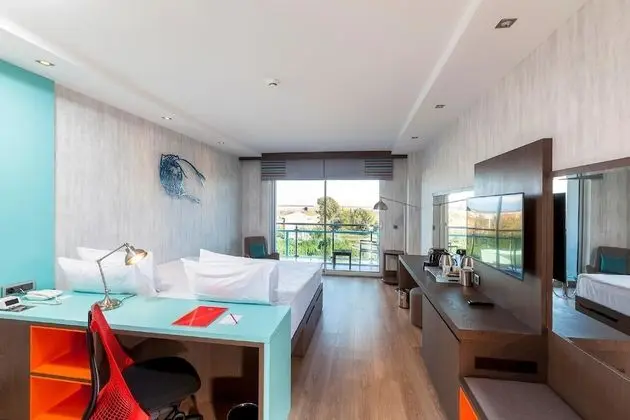 Süit, 1 Büyük (Queen) Boy Yatak, Sigara İçilmez, Balkon