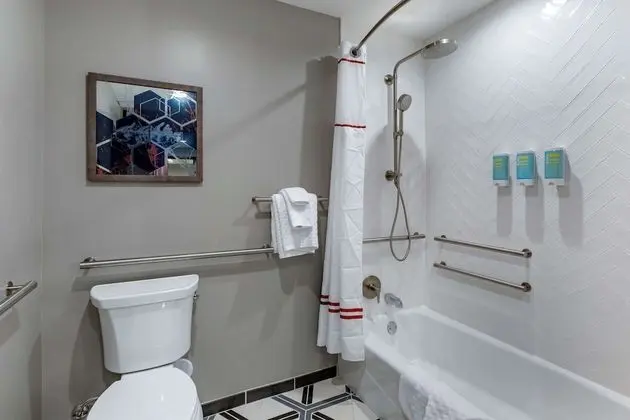 Standard Oda, 2 Tek Kişilik Yatak, Engellilere Uygun, Küvet (Bathtub)