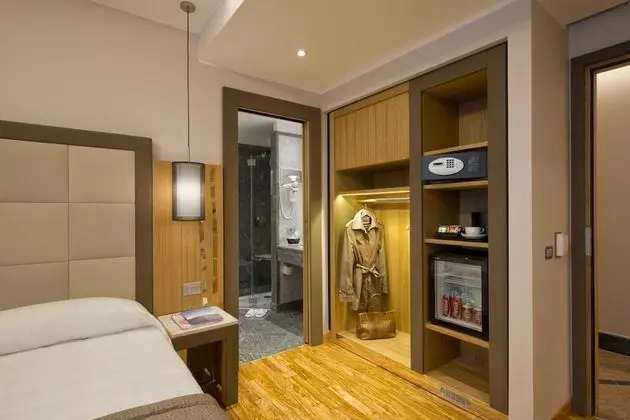 Deluxe Tek Büyük Yataklı Oda