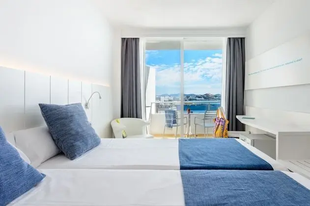 Tek Büyük Yataklı Oda, Kısmi Deniz Manzaralı (extra bed adult)